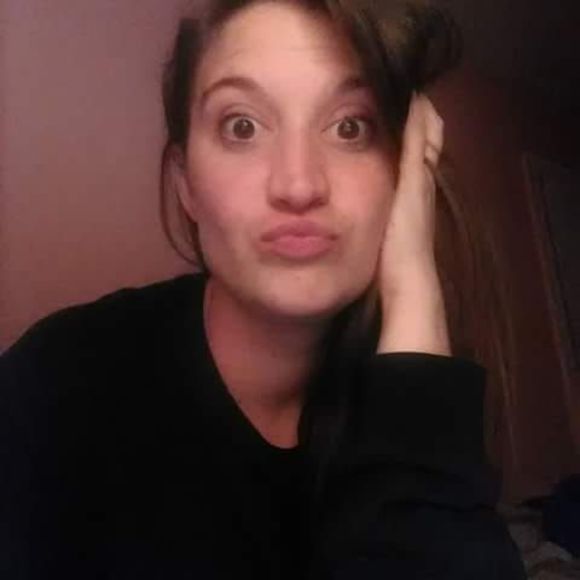 Meet your Posher, Danielle - Picture 1 of 1